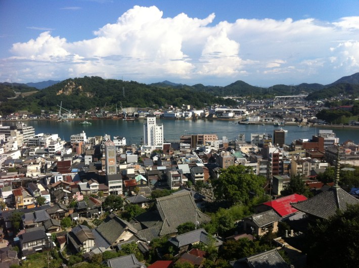Vistas de la ciudad de Ônomichi