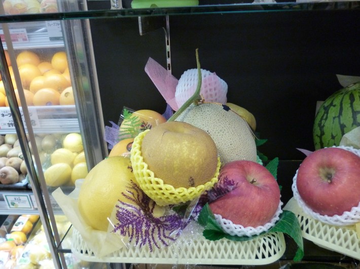 Cesta de fruta para regalo