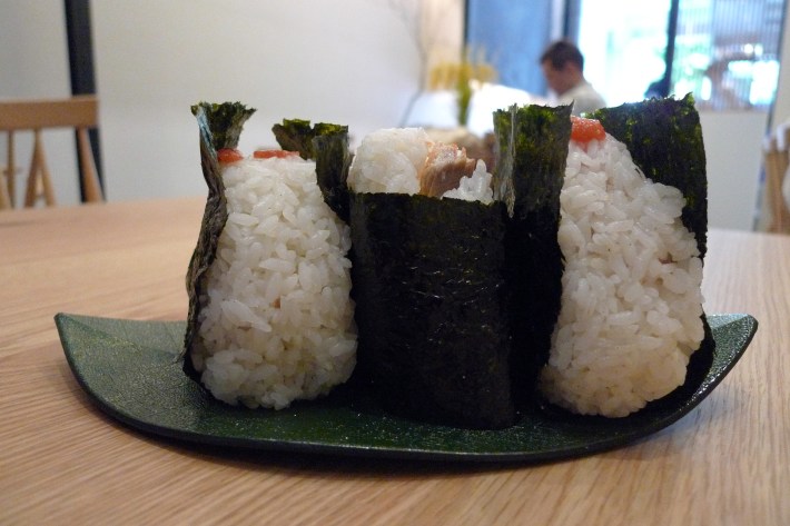 Omusubis del restaurante GABA Rice