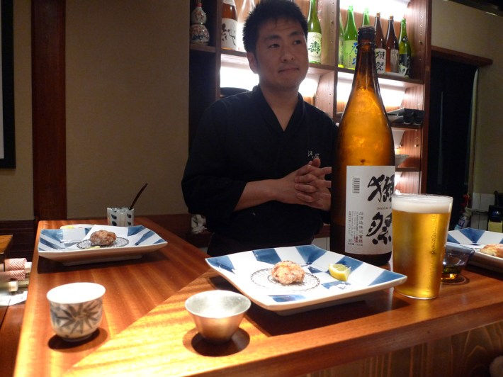 El chef nos ofrece el sake especial