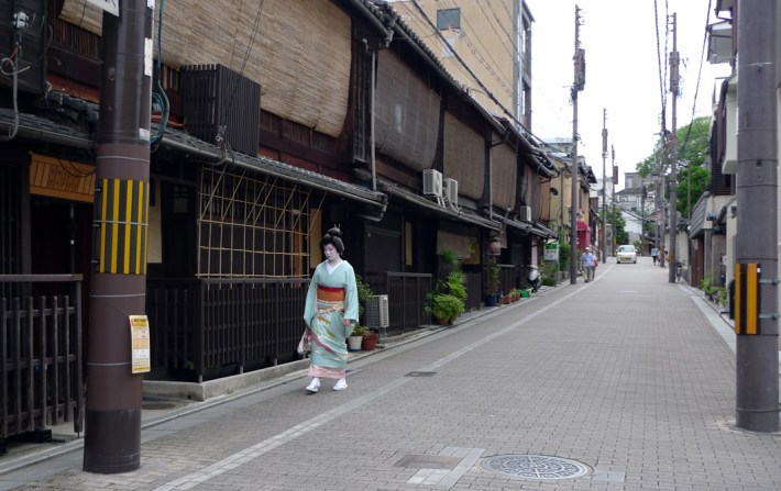 Geisha de camino a casa