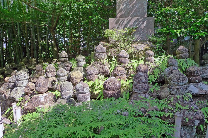 Construcciones funerarias de un cementerio