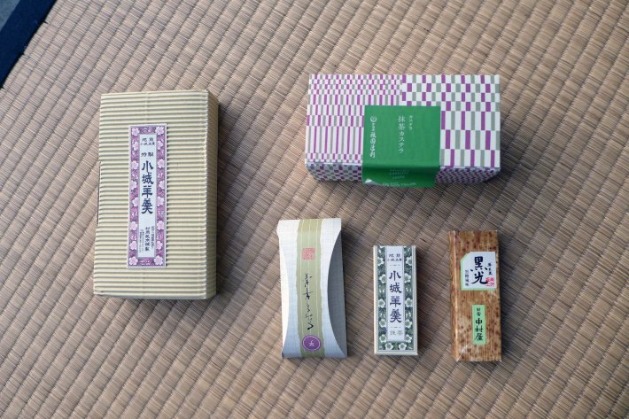 Colección de cajas de yokan y té
