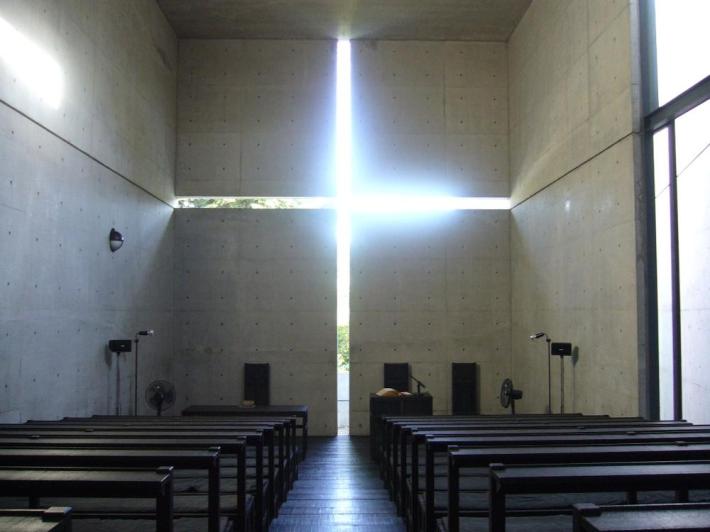 cIglesia de la luz en Takatsuki, cruz de luz. Tadao Ando.