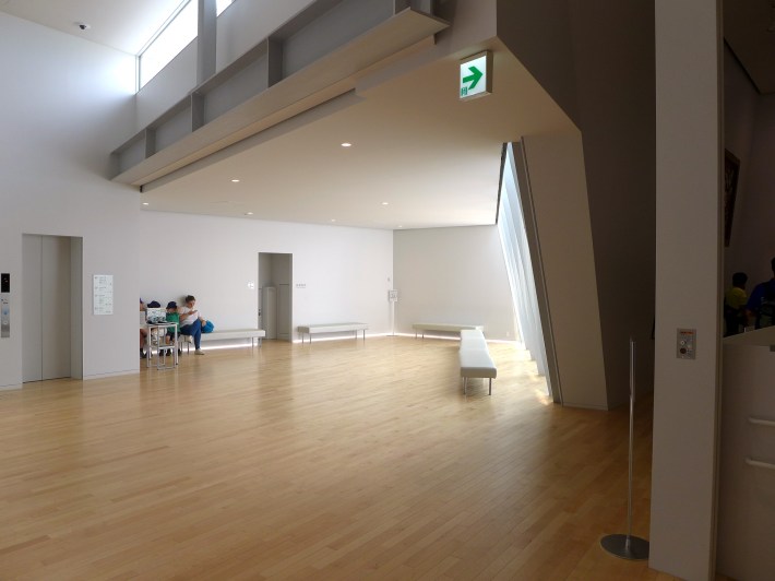 Interior del museo. Zona de descanso